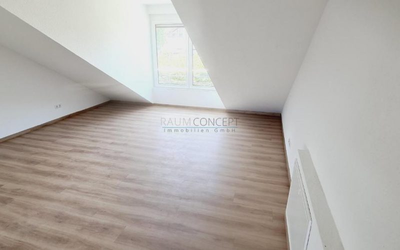 DG Teilausblick DG Zimmer links Westseite