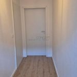 Flur Blick zur Zimmertüre