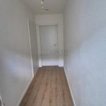 Flur Blick zur Zimmertüre